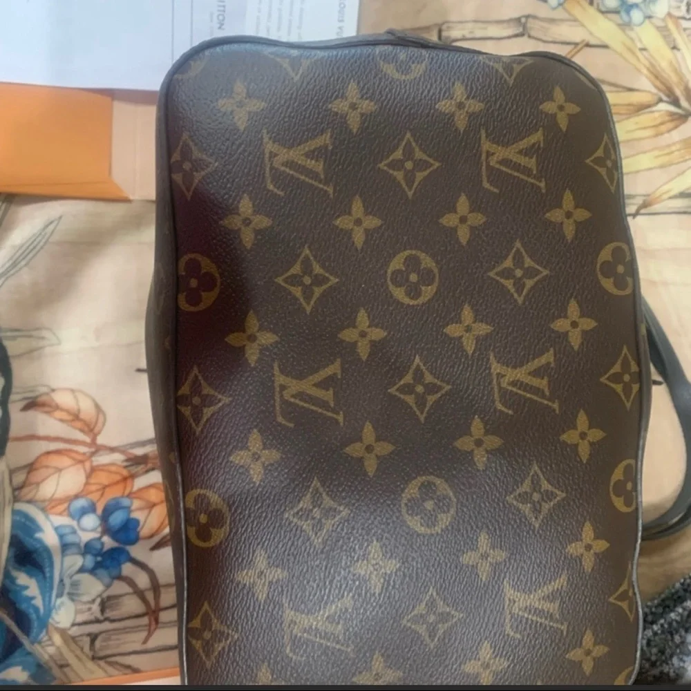 Comment - Picture 2 of 6